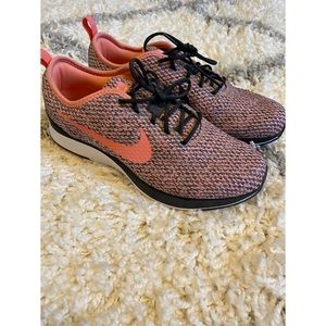 Nike Youth Pink/Black Dualtone Racer Sneak…